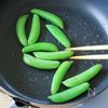 『スナップえんどうと卵のオイスターソース炒め』の工程3