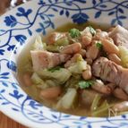 塩豚とキャベツと白インゲン豆の煮込み