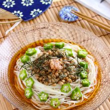 ごま油で風味アップ!ネバネバ野菜と梅のぶっかけそうめん