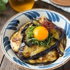 革命的に旨い！とろとろ茄子の生姜焼き丼