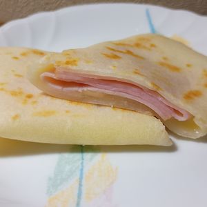 ひろりぃの作ってみた!投稿(ハムチーズブリトー♪お手軽！こんな簡単でいいの？)