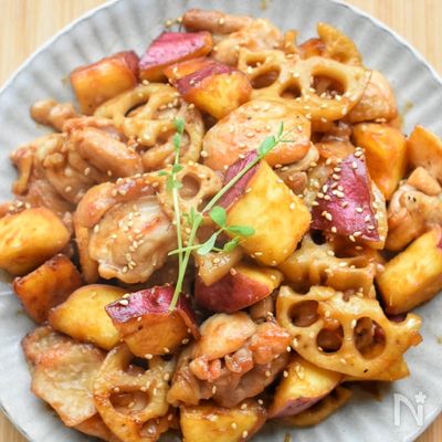 止まらない旨さ♪鶏肉とさつま芋の蓮根てりやき炒め♪