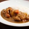 40年以上愛されたお店の味。シェフ直伝の看板チキンカレー