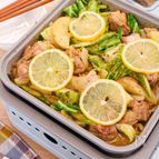 鶏肉と春野菜のレモンオイル炒め
