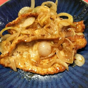 美沙智【みさと】の作ってみた!投稿(くたくた玉ねぎソースが絶品！ご飯がっつり♡スタミナトンテキ)