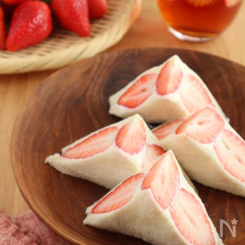 生クリーム不使用！いちごのヨーグルトサンド