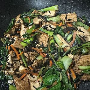 856908の作ってみた!投稿(【小松菜とひじきの炒り厚揚げ】体が喜ぶ和風おかず♡)
