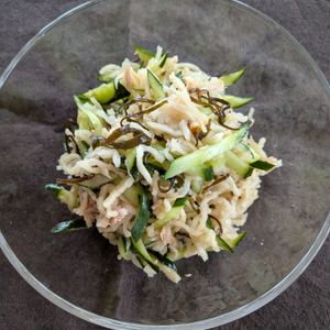 からこの作ってみた!投稿(切り干し大根とツナきゅうり塩昆布の無限サラダ|水戻し不要!)