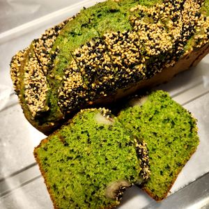 ぱんだの作ってみた!投稿(ほうれん草と黒ごまのパウンドケーキ。)