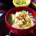 【煮干し浸けるだけの出汁】キャベツと油揚げの味噌汁