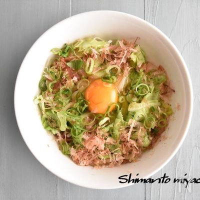 洗い物は１つ！レンジで簡単♪春キャベツの釜玉うどん