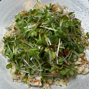楽ラク手抜キッチン🐶🐾の作ってみた!投稿(1分おつまみ副菜㉑蒸し鶏(サラダチキン)のねぎダレまみれ🤩)