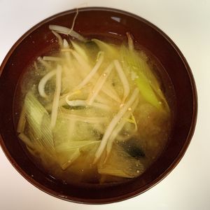 曖昧の作ってみた!投稿(【もやしと長ねぎのお味噌汁】ごま油香る♪節約お味噌汁レシピ！)