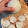 作業時間5分だけ！トースターで簡単「玉ねぎのツナ味噌焼き」の工程1