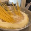 【ワンパンで本格】濃厚鶏だしパスタの工程1
