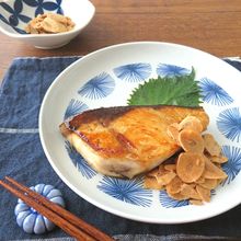 ぶりのバター醤油焼き☆ガーリック添え