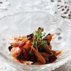 揚げ小海老のドライフルーツ梅肉和え