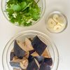 簡単エスニック♡なすとパクチーのナンプラー炒めの工程1