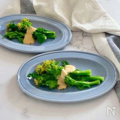簡単副菜。レンジで出来る菜の花の味噌マヨソース。