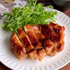 漬けて焼くだけでご飯がすすむ！「鶏もも肉の味噌醤油漬け焼き」