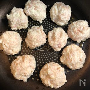 材料少なめ♪ふわ旨おろしそ鶏つくね | レシピサイトNadia
