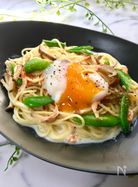 スナップえんどうと桜エビのカルボナーラ風ワンポットパスタ