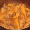 味しみしみ！筍と鶏手羽元の煮物の工程6