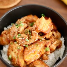 『豚肉と厚揚げのピリ辛照り焼き丼』ご飯がすすむおすすめ丼🍚
