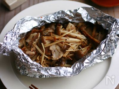 たっぷりきのこと豚肉のホイル包み焼き バタポン風味 By おおもと のりこ 大本紀子 レシピサイト Nadia ナディア プロの料理家のおいしいレシピ