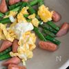 10分で爆速おかず♪【アスパラウインナーのふわたまマヨ炒め】の工程4