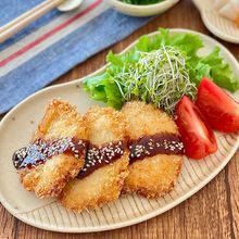 さっくりしっとり♩鶏むね肉の塩麹チーズフライ