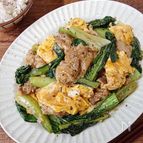 【豚こまと小松菜の旨だれ卵炒め】味付け簡単！ご飯がすすむ！