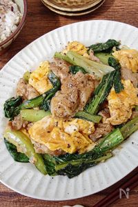【豚こまと小松菜の旨だれ卵炒め】味付け簡単！ご飯がすすむ！