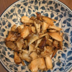 たりおの作ってみた!投稿(米粉を使って♪シンプルがおいしい！まいたけの甘辛炒め)