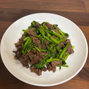 さらの作ってみた!投稿(【コク旨タレでご飯がススム】牛肉と菜の花のオイスター旨味炒め)