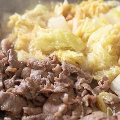 フライパンで簡単!旨い!牛肉と白菜のすき煮😄
