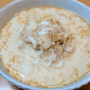 たむたむの作ってみた!投稿(濃くまろ♡ねぎだく辛味とんこつ風ラーメン)
