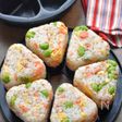 頬張りたくなる♪自家製鮭フレークde枝豆とたまごのおにぎり♪