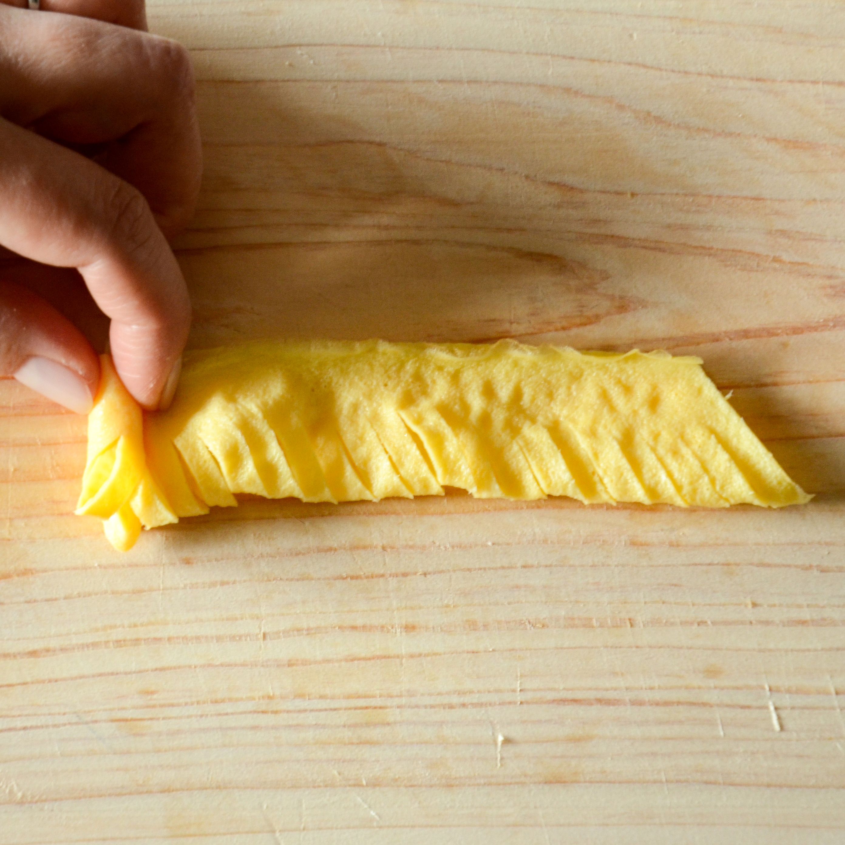 薄焼き玉子で 大人のお花玉子 お弁当に レシピサイトnadia