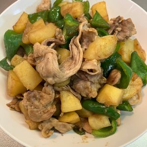 いわこの作ってみた!投稿(【豚バラとじゃがいもの照り焼き】ご飯がすすむ甘辛味♪)