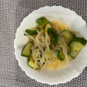 りんごの作ってみた!投稿(もやしときゅうり《旨塩レモン♡ペッパーサラダ》)