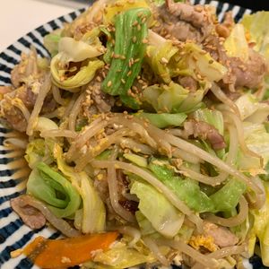 ぐ〜たら子の作ってみた!投稿(箸が止まらない！豚こまキャベツの旨だれ炒め)