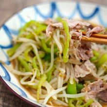 クセになる食感！豚肉とヘチマの炒め物