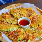 キャベツと卵と片栗粉だけでカリッときゃべつチヂミ風