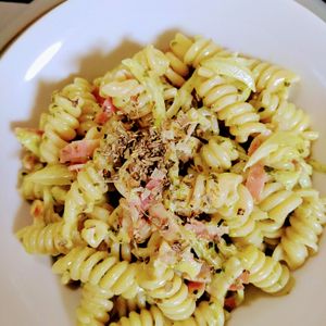 ゆみの作ってみた!投稿(『お弁当おかずシリーズ』ベーコンのバジルマヨパスタ)