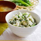 春菊の混ぜごはん。レンジで簡単！ごま油が香る♪