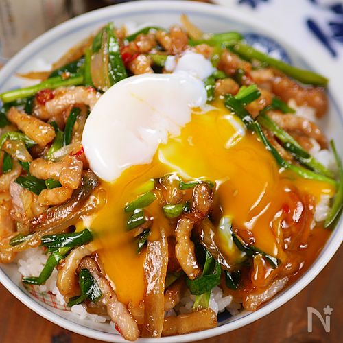 行列のどんぶり亭の🍚タレを極めた⭐豚にら焼肉スタミナ丼🤩