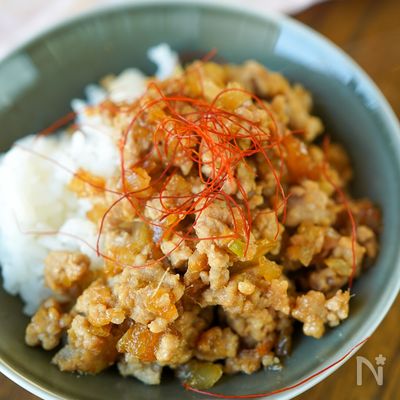 簡単レシピ！作り置きにも！助かるそぼろ丼