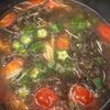 夏野菜ともずくの《腸活♡コンソメスープ》の工程3