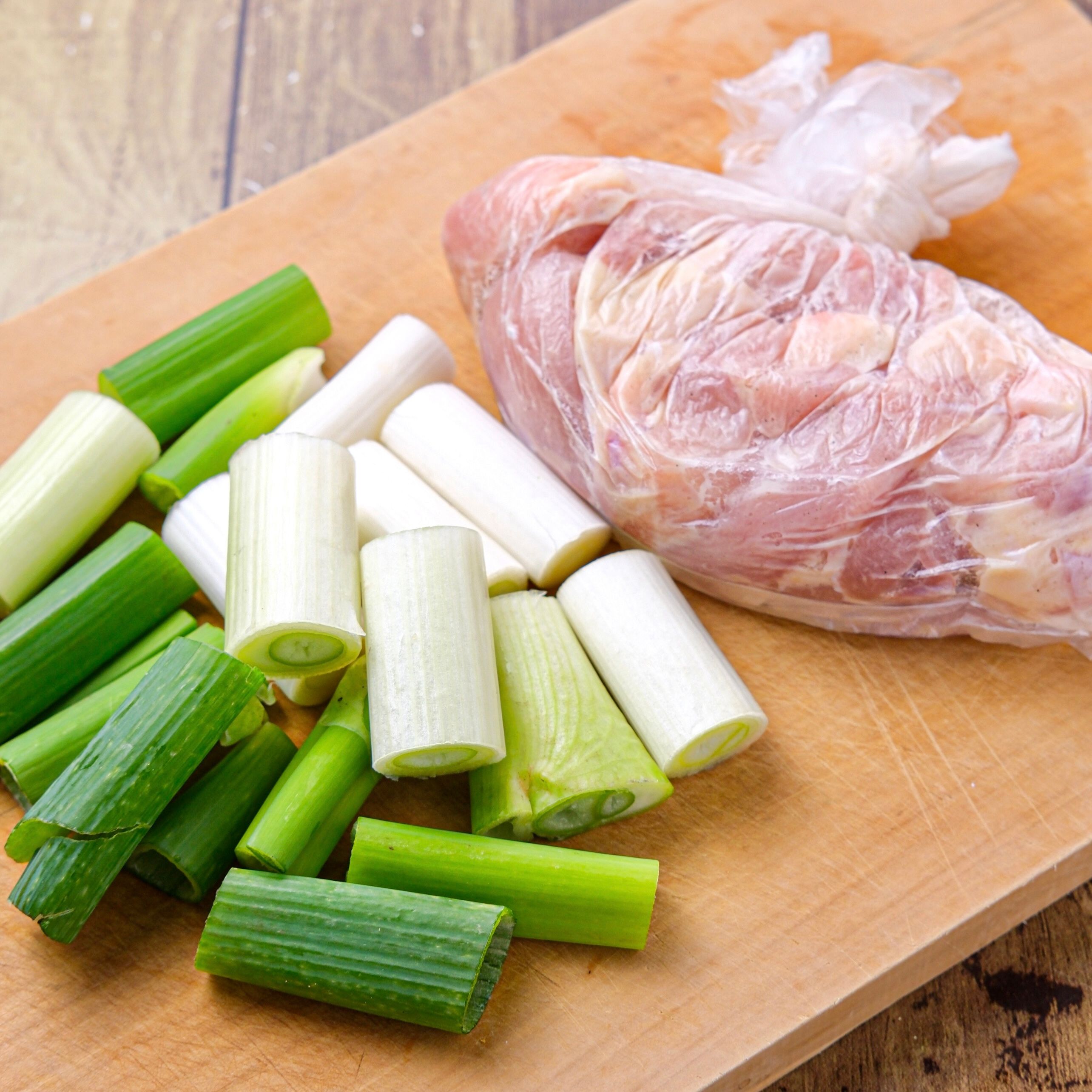 鶏肉とねぎの甘酢炒め】食材2つで簡単スピードおかず！ | レシピサイト